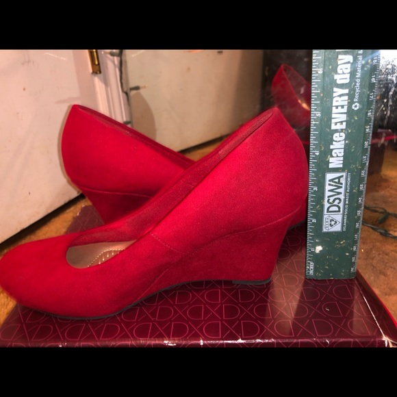 Red Heels - Picture 2 of 3
